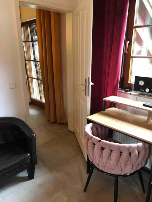 Willkommen Im Casa Felice, Der Wohlfuehl Oase Mit Balkon, 4 Betten Und Homeoffice Platz * Aidlingen